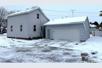 237 Center Street, Oconto, WI 54153 - Photo 3