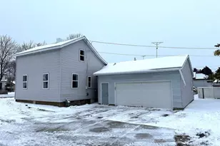 237 Center St, Oconto, WI 54153 - Photo 3