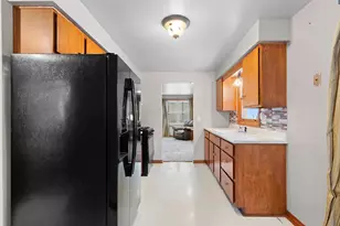 540 N Henry St, Green Bay, WI 54302 - Photo 7