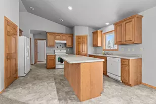 6785 Cascade Dr, Greenleaf, WI 54126 - Photo 5