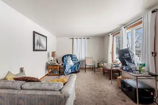 1237 Primrose Ln, Neenah, WI 54956 - Photo 9