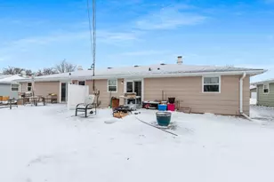 1237 Primrose Ln, Neenah, WI 54956 - Photo 35