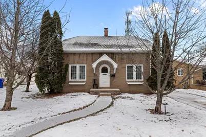 913 Desnoyer Street, Kaukauna, WI 54130 - Photo 1