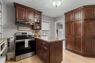 913 Desnoyer St, Kaukauna, WI 54130 - Photo 7