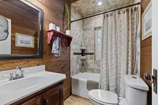 913 Desnoyer St, Kaukauna, WI 54130 - Photo 11