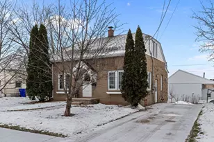 913 Desnoyer St, Kaukauna, WI 54130 - Photo 17