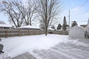 975 Clover St, Menasha, WI 54952 - Photo 23