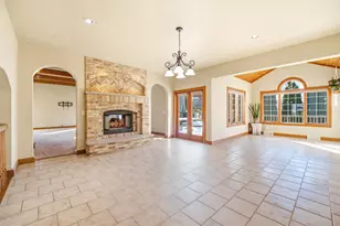 876 Estate Dr, Fond du Lac, WI 54935 - Photo 13