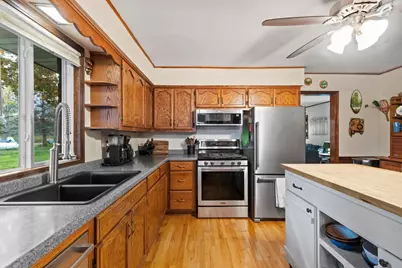 4132 Bayside Road, Suamico, WI 54173 - Photo 11