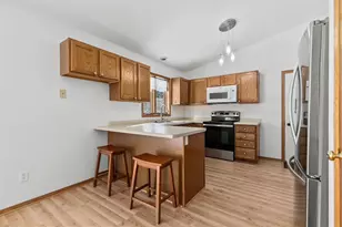 1001 County Rd V, Fond du Lac, WI 54935 - Photo 9