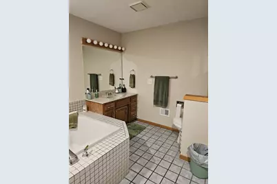 1600 Deerfield Drive, Oshkosh, WI 54904 - Photo 19