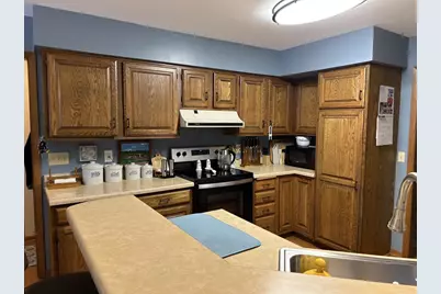 1600 Deerfield Drive, Oshkosh, WI 54904 - Photo 11