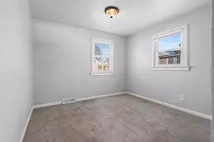 421 Abrams St, Green Bay, WI 54302 - Photo 11