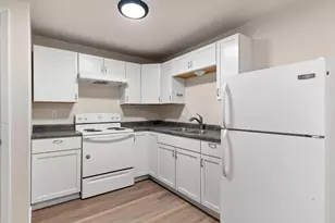 2130 Elm View Dr, Ashwaubenon, WI 54304 - Photo 7