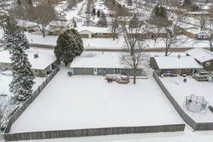 1729 N Blossom Dr, Appleton, WI 54914 - Photo 29