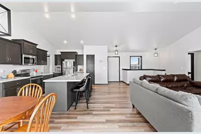 4669 Richard Lane, Green Bay, WI 54313 - Photo 13