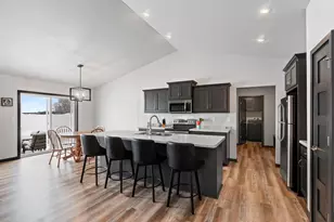 4669 Richard Ln, Green Bay, WI 54313 - Photo 7