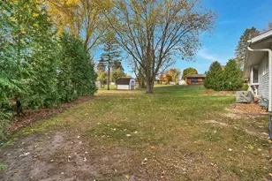 2925 Devroy Ln, Green Bay, WI 54313 - Photo 39