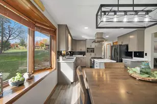 2925 Devroy Ln, Green Bay, WI 54313 - Photo 9