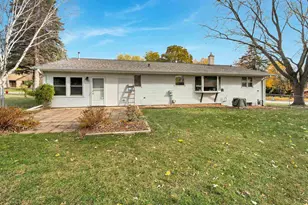 2925 Devroy Ln, Green Bay, WI 54313 - Photo 33