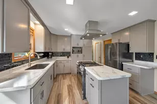 2925 Devroy Ln, Green Bay, WI 54313 - Photo 11