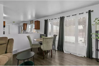 572 Newtols Street, Green Bay, WI 54302 - Photo 7