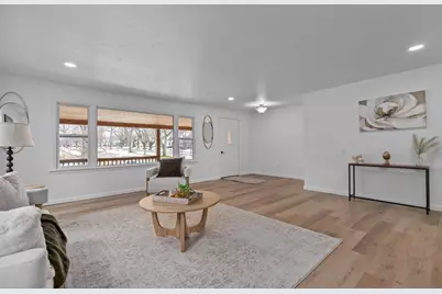 752 Lakecrest Drive, Menasha, WI 54952 - Photo 5