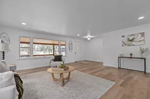 752 Lakecrest Dr, Menasha, WI 54952 - Photo 5