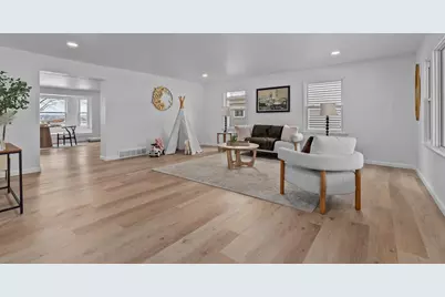 752 Lakecrest Drive, Menasha, WI 54952 - Photo 3