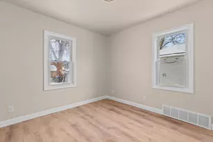 304 Division St, Neenah, WI 54956 - Photo 11