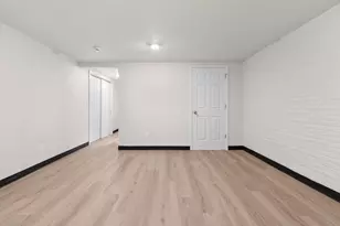 2130 Elm View Dr, Ashwaubenon, WI 54304 - Photo 17