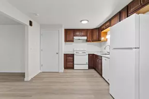 2130 Elm View Dr, Ashwaubenon, WI 54304 - Photo 5