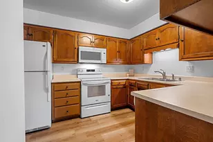 940 Babcock St, Neenah, WI 54956 - Photo 7