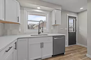 216 Plummer Ave, Neenah, WI 54956 - Photo 3