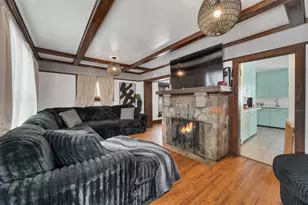 1327 Doty St, Green Bay, WI 54301 - Photo 3