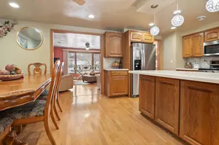 250 Michelle Ct, Green Bay, WI 54302 - Photo 7