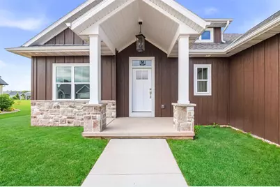 2712 Creekwood Circle, Green Bay, WI 54311 - Photo 3