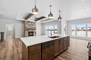 2712 Creekwood Cir, Green Bay, WI 54311 - Photo 5