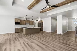 2712 Creekwood Cir, Green Bay, WI 54311 - Photo 11