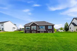 2712 Creekwood Cir, Green Bay, WI 54311 - Photo 45