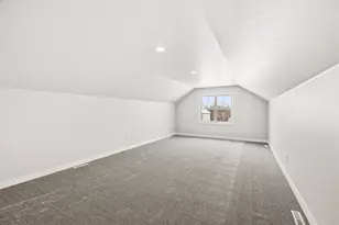 2712 Creekwood Cir, Green Bay, WI 54311 - Photo 25