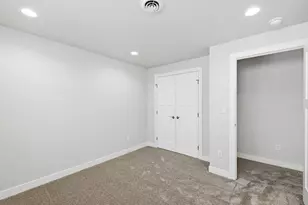 2712 Creekwood Cir, Green Bay, WI 54311 - Photo 35