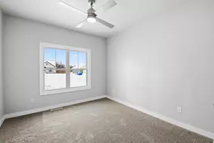 2712 Creekwood Cir, Green Bay, WI 54311 - Photo 13