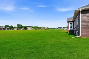 2712 Creekwood Cir, Green Bay, WI 54311 - Photo 47