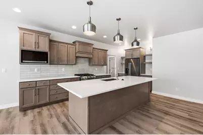 2712 Creekwood Circle, Green Bay, WI 54311 - Photo 3