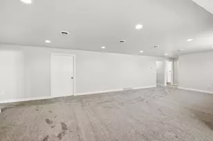 2712 Creekwood Cir, Green Bay, WI 54311 - Photo 43