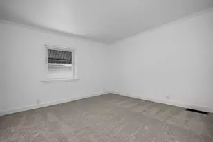 356 W 9th Ave, Oshkosh, WI 54902 - Photo 11