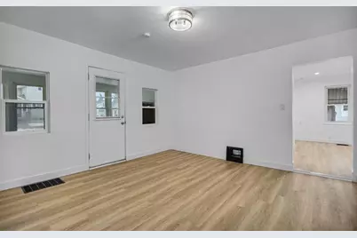 356 W 9th Avenue, Oshkosh, WI 54902 - Photo 5