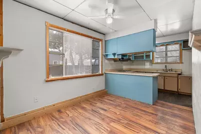 919 W 4th Avenue, Oshkosh, WI 54902 - Photo 9