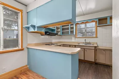 919 W 4th Avenue, Oshkosh, WI 54902 - Photo 7